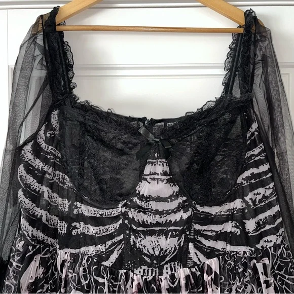 NWT Trickz n Treatz Plus Size 3x Black and White Sheer Maxi Dress With Skeletons - Picture 7 of 9